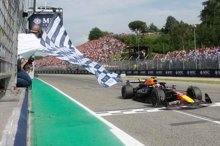 Max Verstappen fidele alla Red Bull