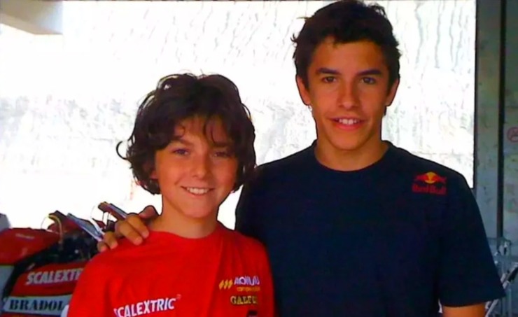 Fans spiazzati dopo aver visto una foto di Marquez e Bagnaia assieme